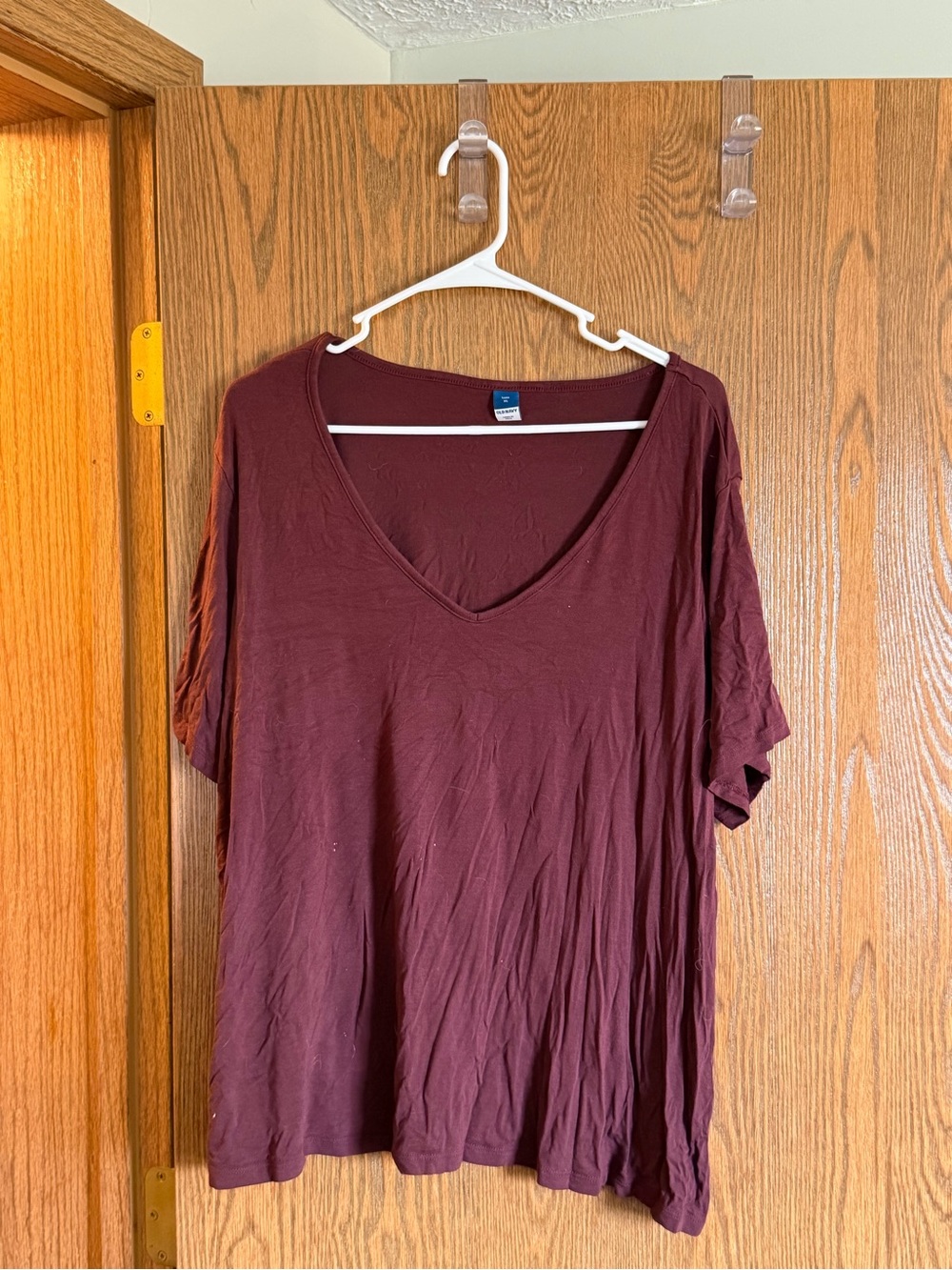 Old Navy Women's Short Sleeve V-Neck Tee - Burgundy